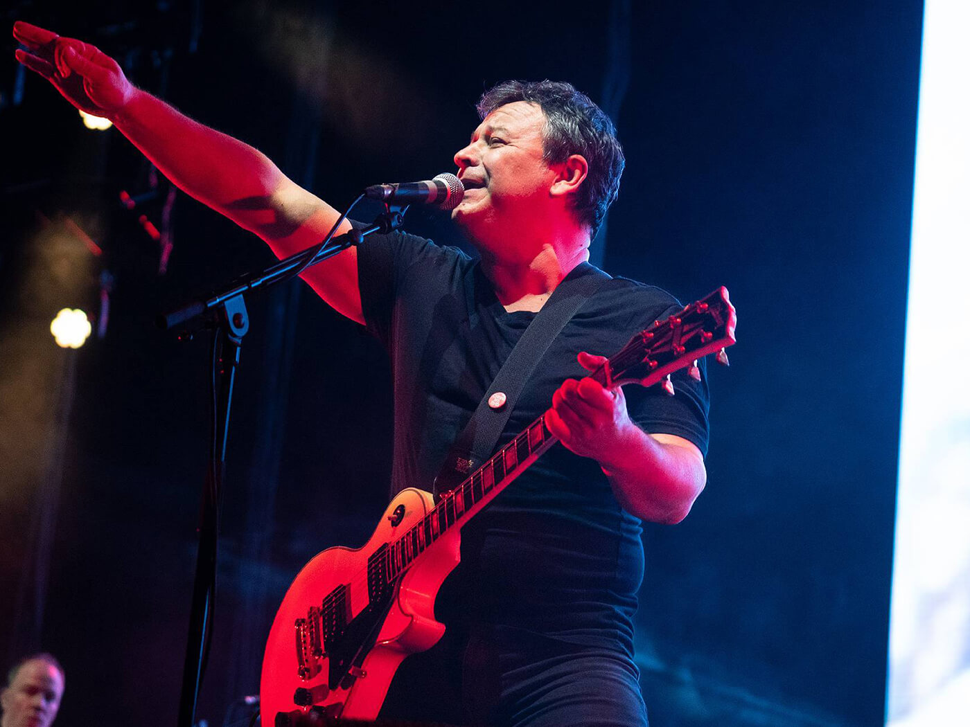 James Dean Bradfield of Manic Street Preachers performs at The SSE Arena on December 03, 2021 in London, England. (Photo by Lorne Thomson/Redferns)