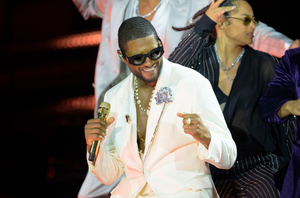 usher-serenades-doja-cat-with-‘there-goes-my-baby’-on-her-birthday-weekend-in-las vegas