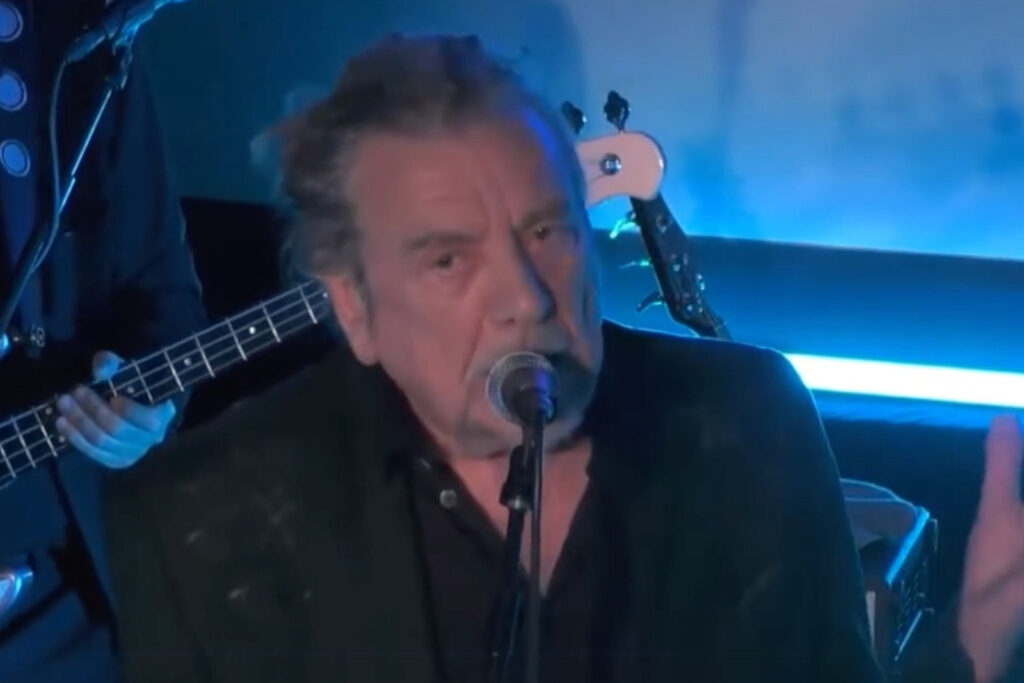 watch-robert-plant-perform-rare-rendition-of-‘stairway-to-heaven’