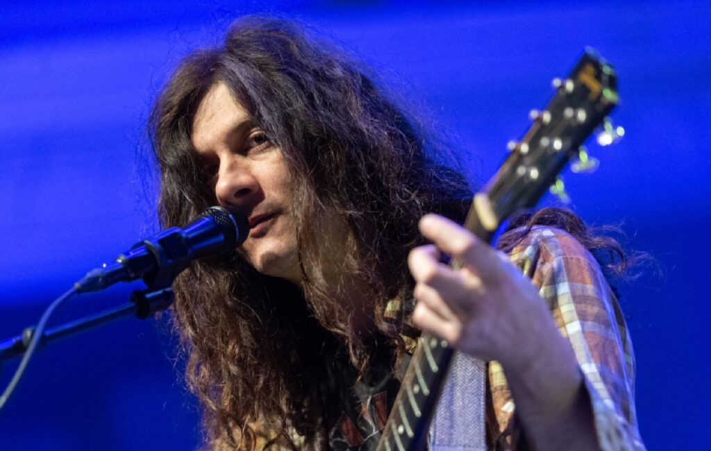 kurt-vile-announces-new-ep-‘back-to-moon-beach’-and-2024-north-american-tour-dates