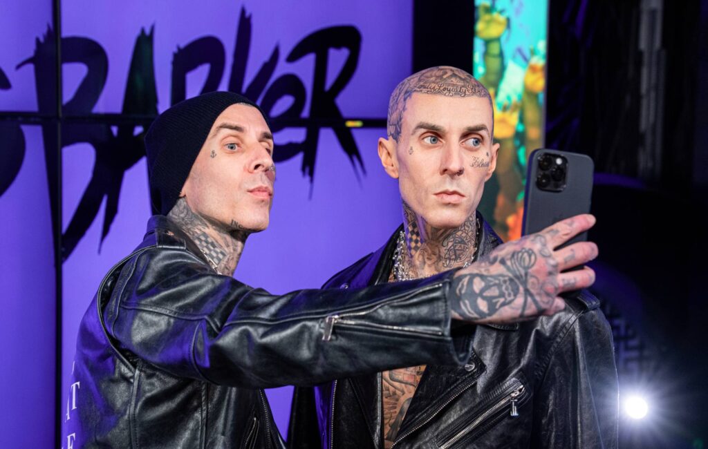 travis-barker-gets-his-own-wax-figure-at-madame-tussauds:-“it-looks-so-fucking-real”