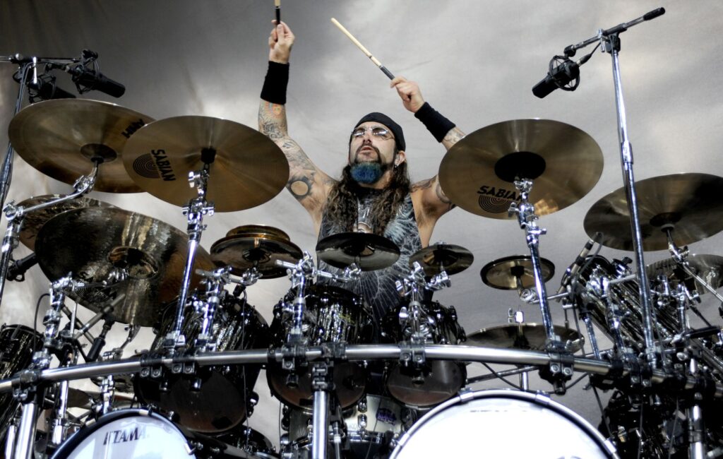 drummer-mike-portnoy-has-rejoined-dream-theater