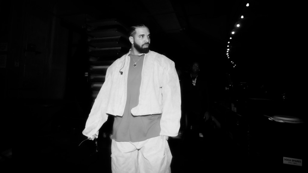 drake-replaces-himself-atop-streaming-songs-chart-for-his-20th-no. 1