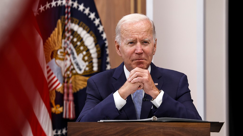 biden-to-sign-sweeping-executive-order-to-address-ai concerns