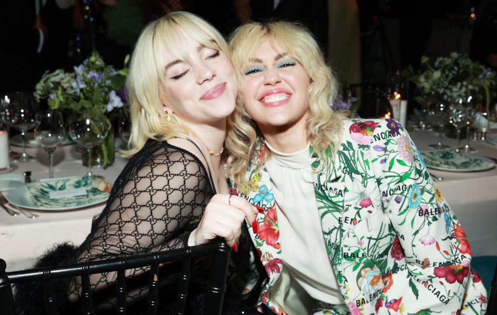 miley-cyrus-says-she-wants-to-work-with-billie-eilish:-“i’m-in-total-awe-of-her”