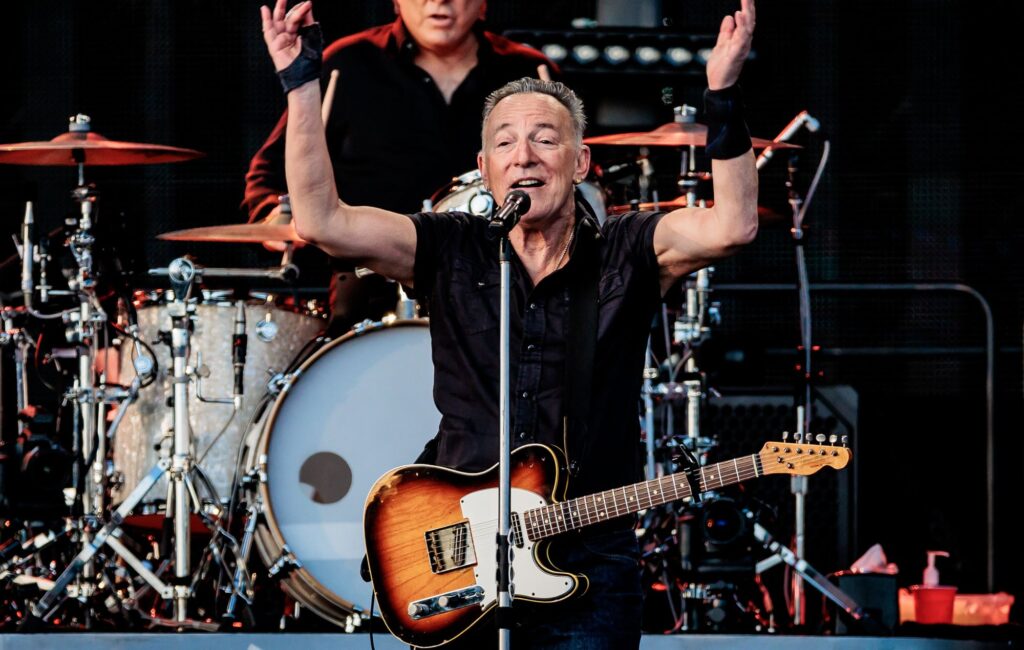 bruce-springsteen-announces-2024-uk-and-european-tour