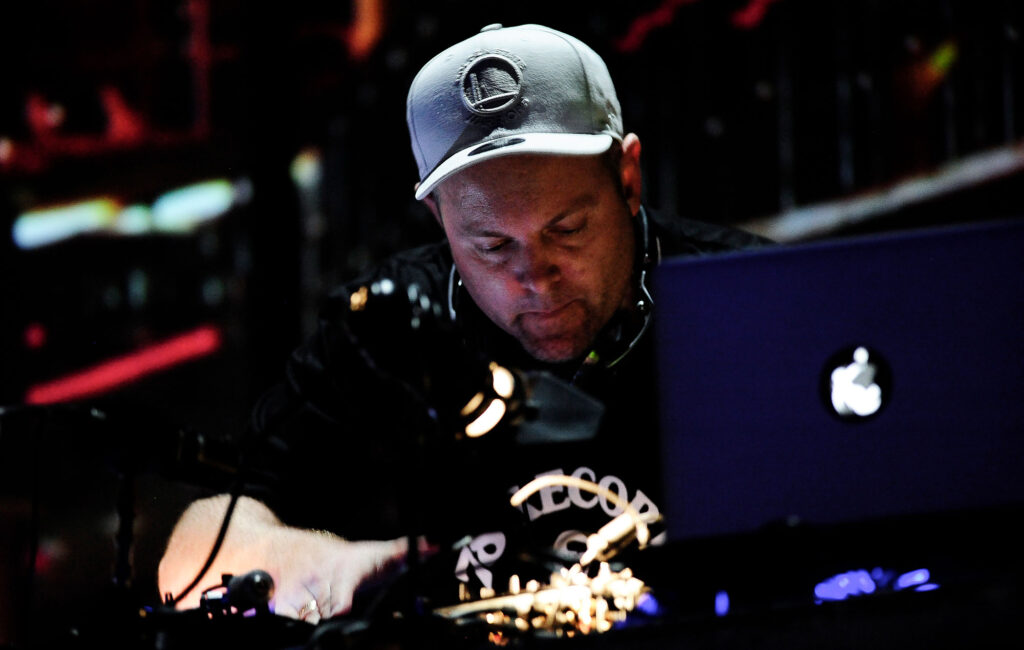 dj-shadow-announces-first-full-tour-in-seven-years,-including-uk-dates