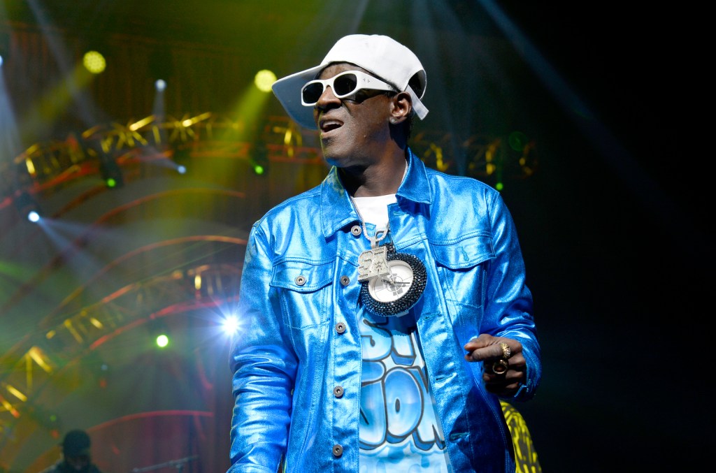 flavor-flav-defends-national-anthem-performance,-says-he-was-honoring-family-in military