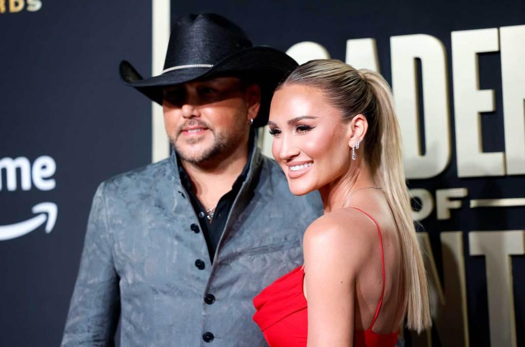 jason-aldean-&-wife-brittany-dress-as-donald-trump-&-joe-biden-in-halloween-presidential-debate video