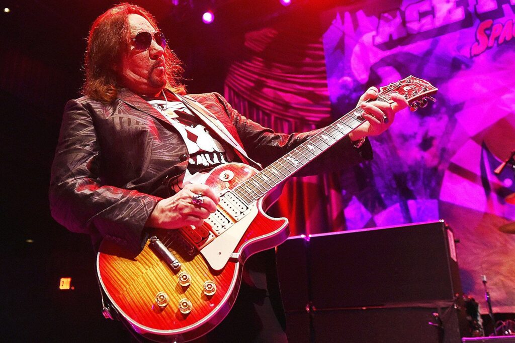 ace-frehley-details-upcoming-solo-album-‘10,000-volts’