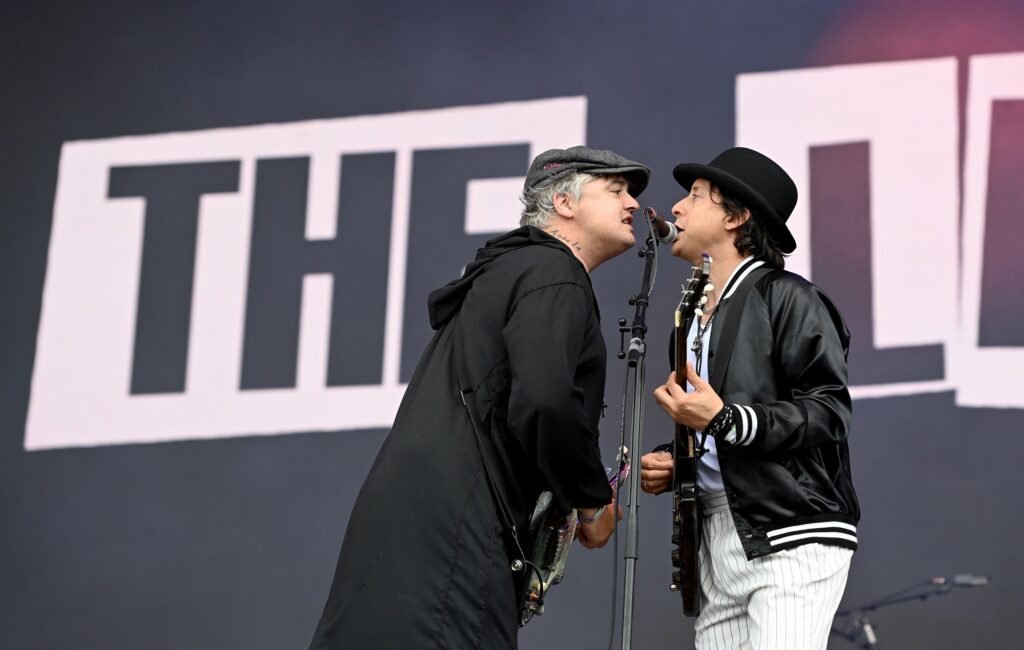 watch-the-libertines’-debauched-new-video-for-‘run,-run,-run’