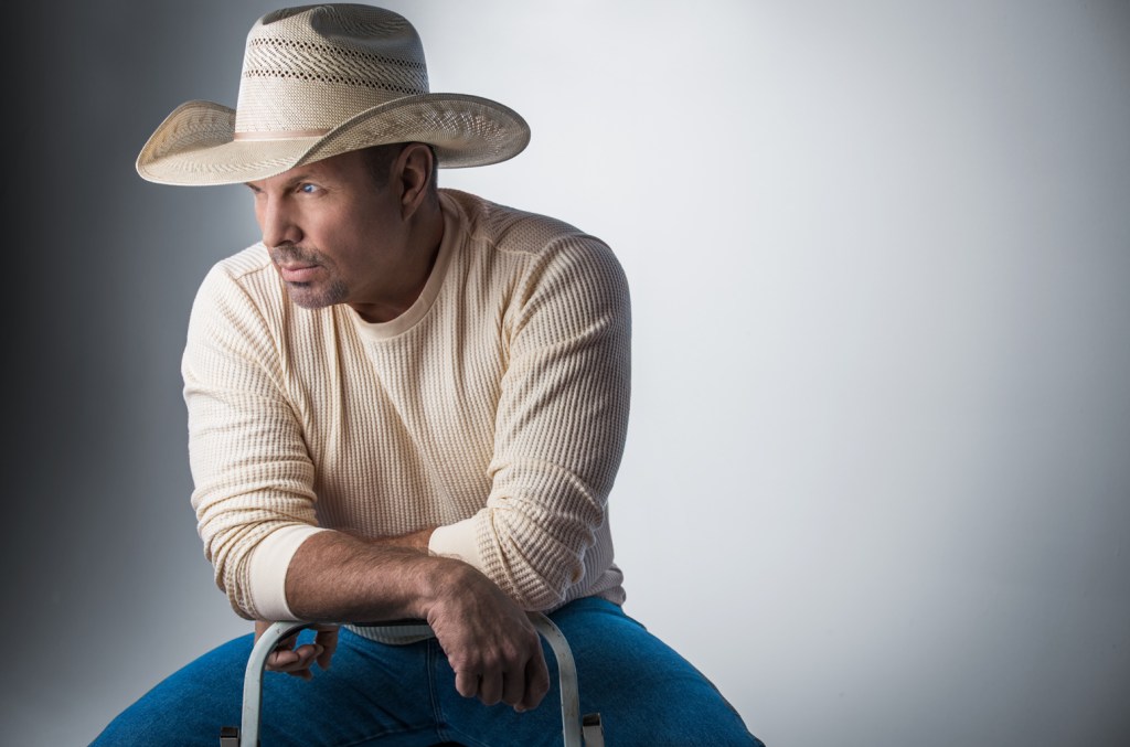 garth-brooks-to-headline-first-amazon-music-live-concert-on-black friday