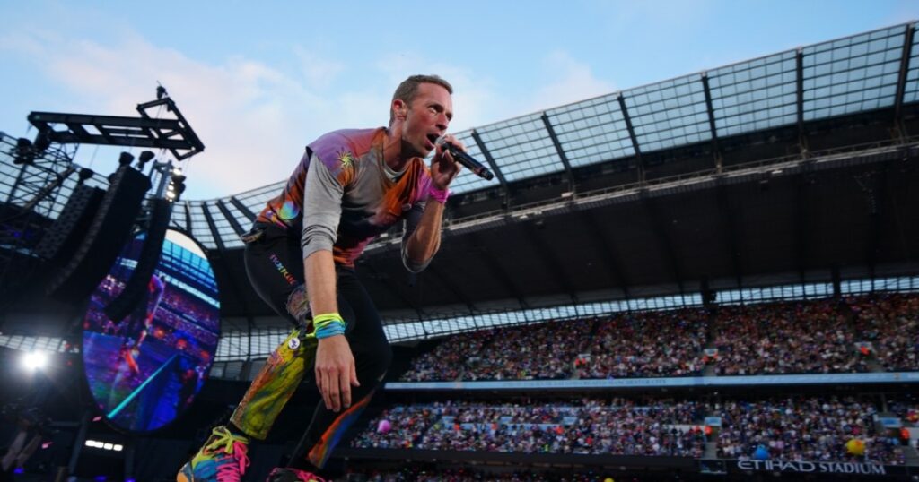 coldplay-invite-fans-to-sing-backing-vocals-on-forthcoming-album-‘moon-music’