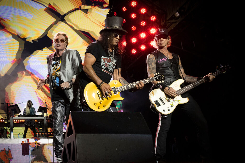 watch-guns-n’-roses-debut-long-awaited-new-song-‘the-general’