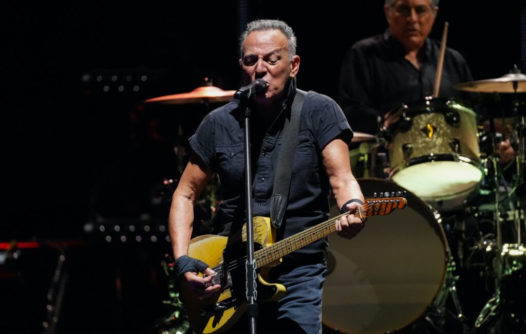 bruce-springsteen-adds-second-london-show-to-2024-uk-and-ireland-tour