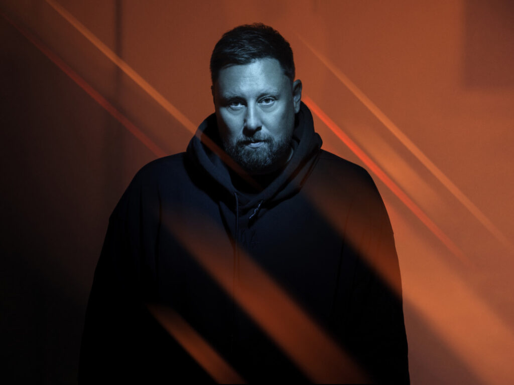 umek-keep-techno-chugging-on-‘hypnotizing’-feat-maddix