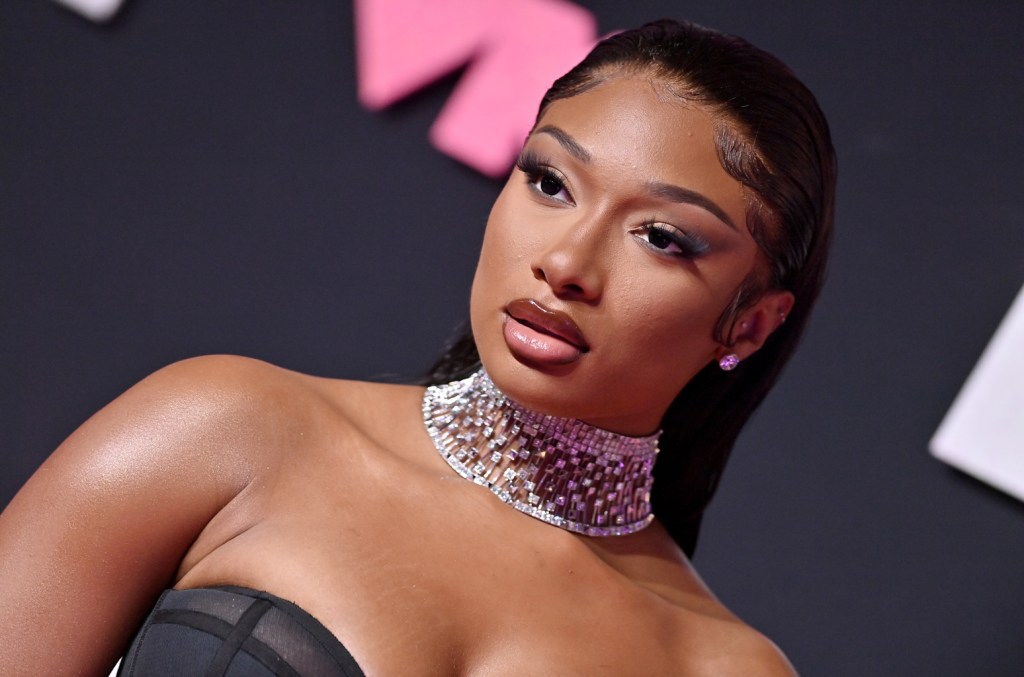 here’s-why-fans-think-megan-thee-stallion-is-rapping-about-a-cheating-ex-on-‘cobra’