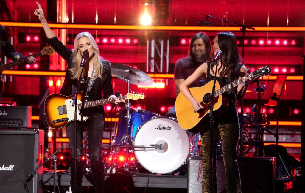 watch-sheryl-crow-perform-with-olivia-rodrigo-for-rock-and-roll-hall-of-fame-2023