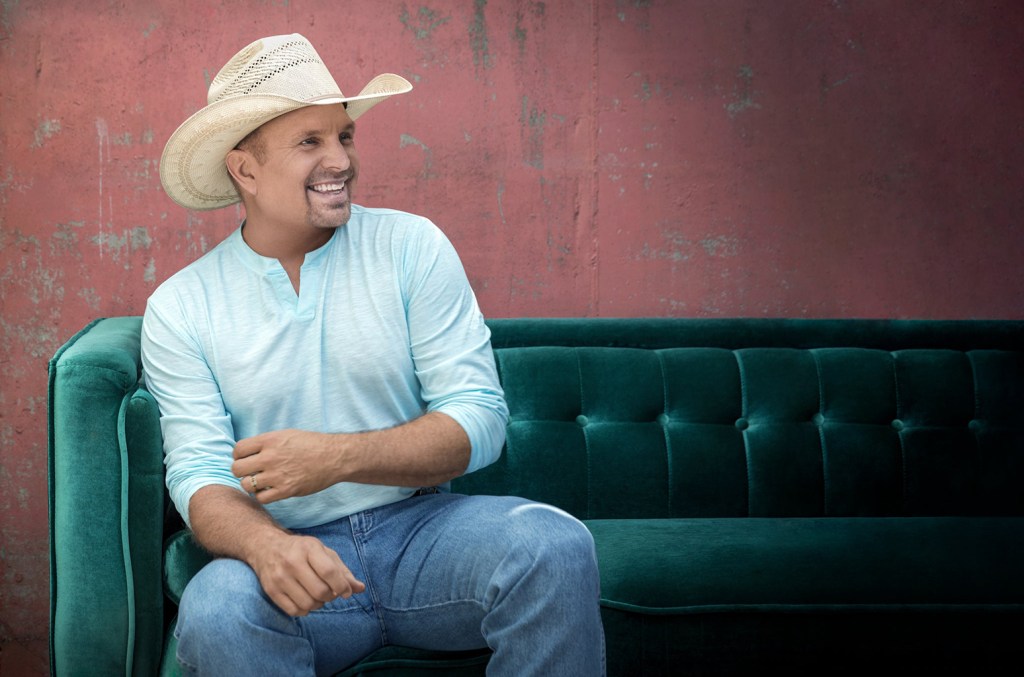 garth-brooks-talks-making-new-album,-‘time-traveler,’-why-he-worried-he-would-sound-‘corny-or bad’