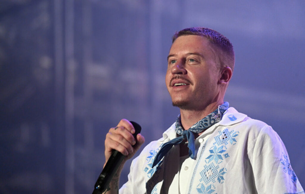 macklemore-delivers-impromptu-speech-at-pro-palestine-rally:-“this-is-a-genocide”