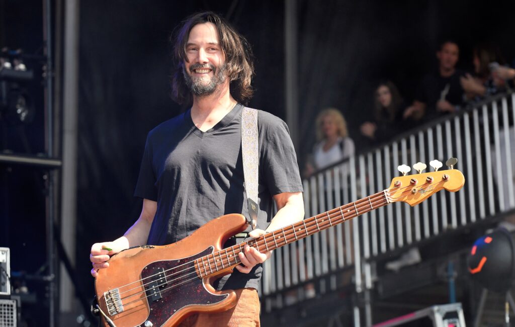 keanu-reeves’-dogstar-set-to-play-rock-for-people-festival-in-2024