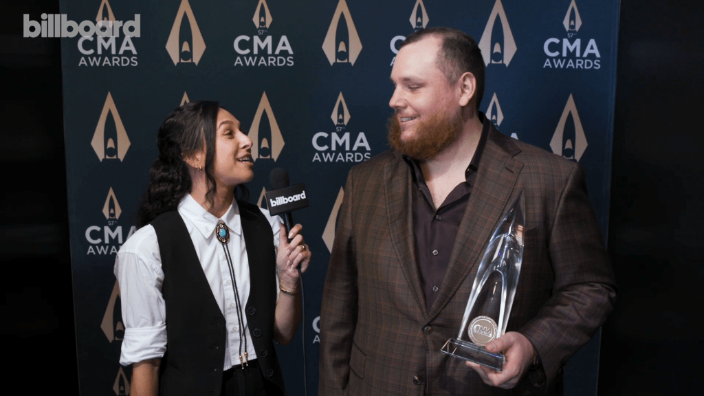 luke-combs-on-winning-single-of-the-year-for-“fast-car,”-talks-his-connection-to-the-song,-wanting-to-meet-tracy-chapman-&-more-|-cma-awards 2023