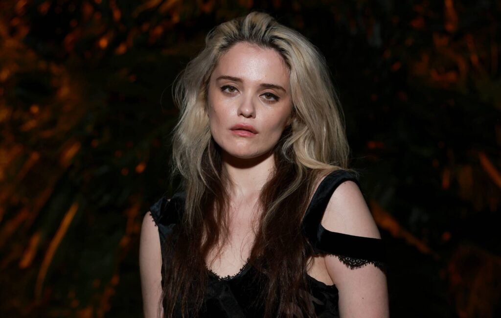 sky-ferreira-removed-from-capitol-records’-website