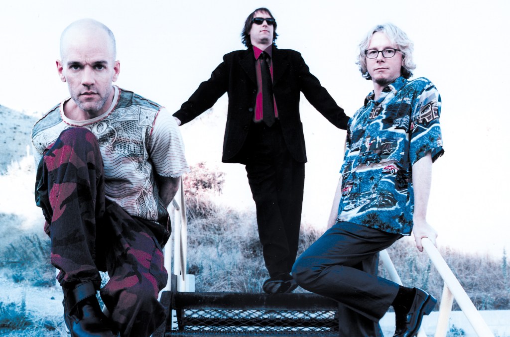 mike-mills-reflects-on-rem.-becoming-‘almost-a-completely-new-band’-with-1998’s-‘up’