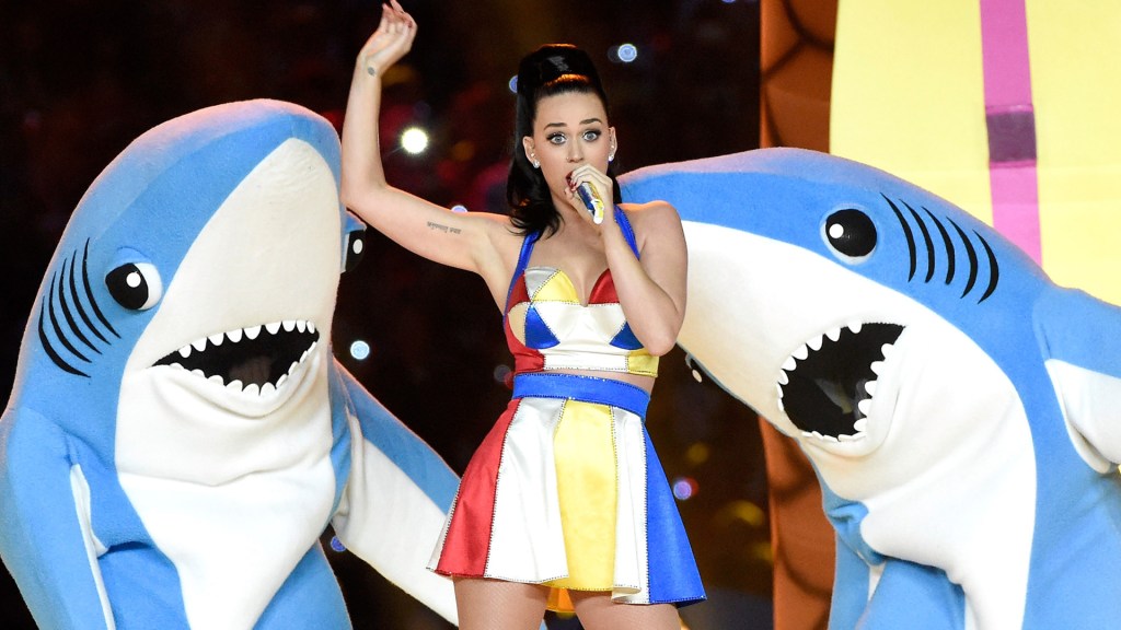 pop-culture-rewind:-‘left-shark’-from-katy-perry’s-2015-super-bowl-performance-goes-viral-|-billboard news