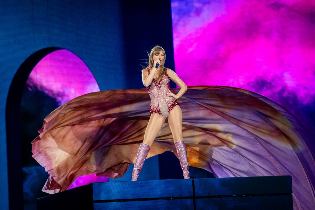 5-highlights-from-taylor-swift’s-first-of-three-sold-out-shows-in-buenos aires