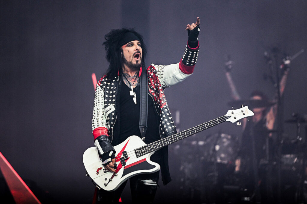 nikki-sixx-says-the-fbi-is-investigating-his-family’s-stalker