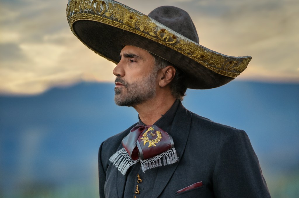 alejandro-fernandez’s-‘dificil-tu-caso’-hits-no.-1-on-regional-mexican-airplay chart