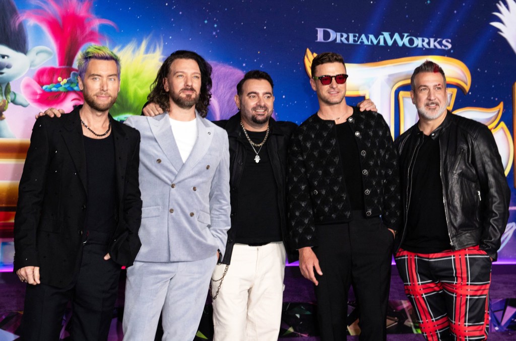 justin-timberlake-reunites-with-*nsync-at-‘trolls-band-together’ premiere