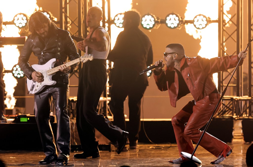 rauw-alejandro-performs-energetic-medley-joined-by-juanes-at-2023-latin grammys