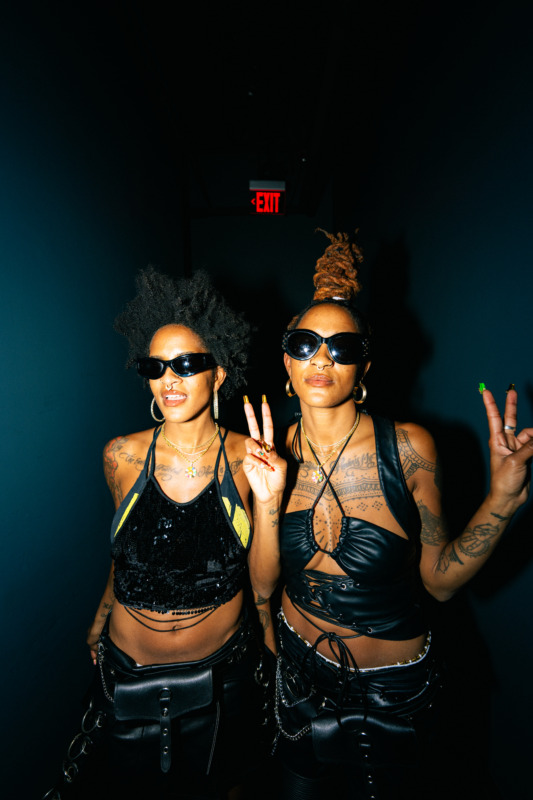 coco-and-breezy-drop-‘there-is-a-light’-ahead-of-2024-tour