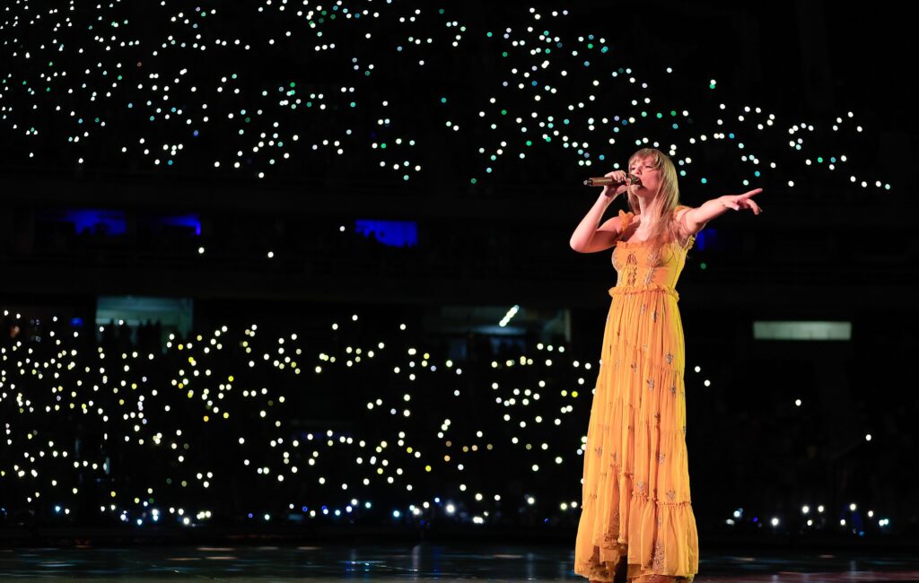 taylor-swift-says-she’s-“devastated”-by-death-of-fan-before-concert-show-in-brazil