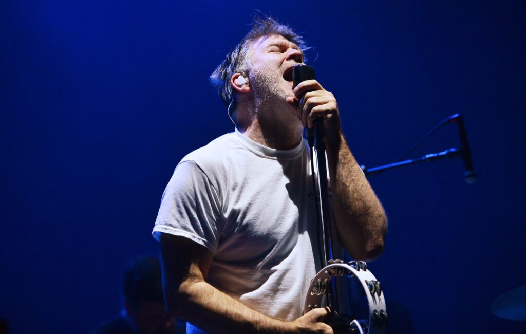 watch-lcd-soundsystem-perform-‘one-touch’-for-the-first-time-ever-at-new-york-residency