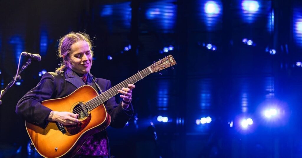 watch:-billy-strings-begins-new-year’s-stand-in-new-orleans,-offers-debuts,-bust-outs-and-covers