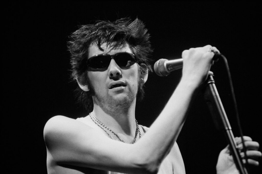 here-comes-a-regular:-our-1995-shane-macgowan-feature