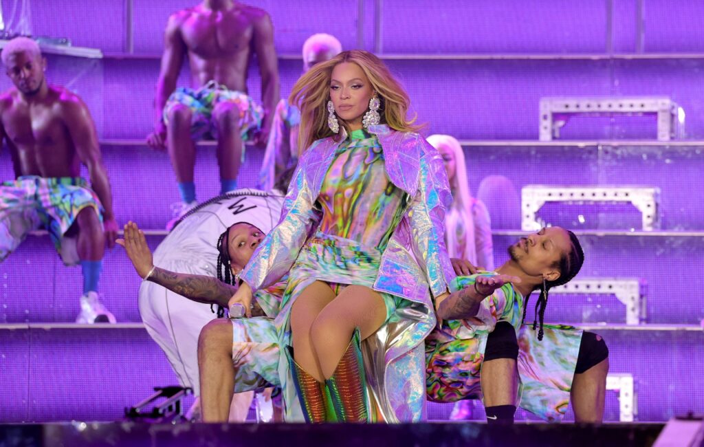 beyonce’s-‘renaissance’-movie-tracklist:-every-song-she-plays-in-the-film