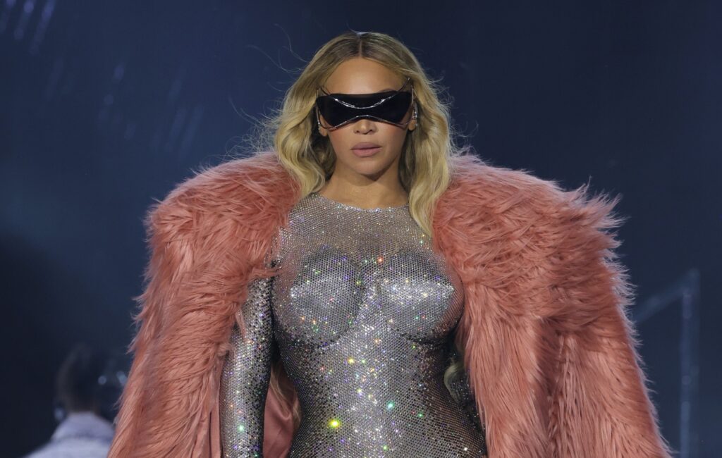 listen-to-beyonce’s-surprise-new-rap-song-‘my-house’