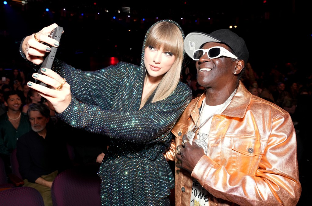 flavor-flav-is-still-a-swiftie:-‘anybody-want-to-trade-a-bracelet-with-your boy?’