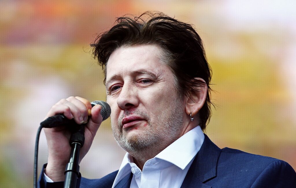 the-pogues’-‘fairytale-of-new-york’-re-enters-top-40-following-shane-macgowan’s-death