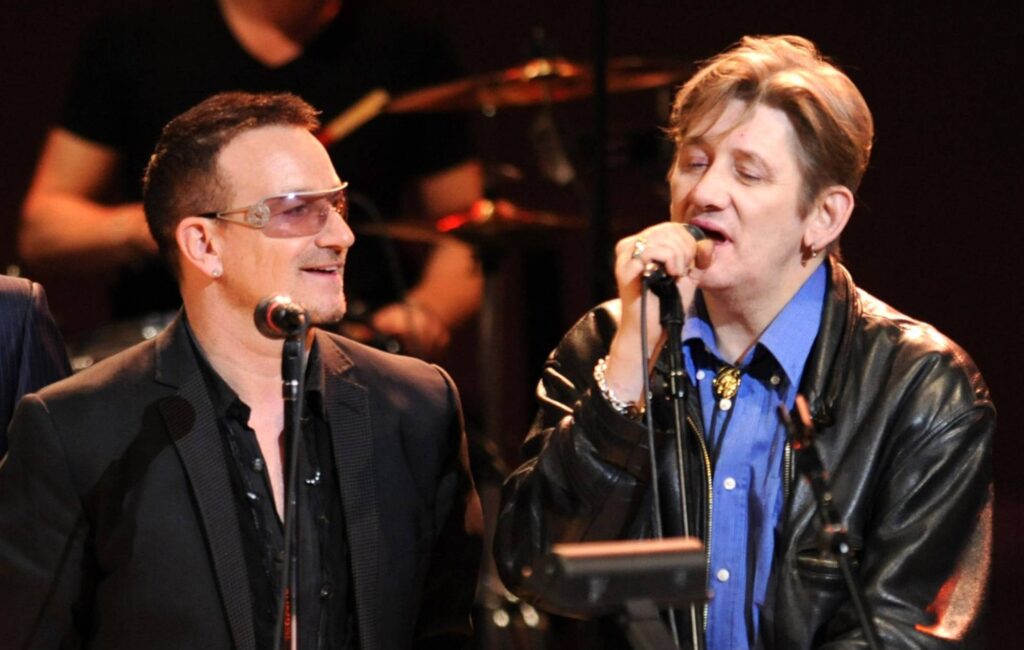 watch-u2-play-‘a-rainy-night-in-soho’-in-tribute-to-shane-macgowan