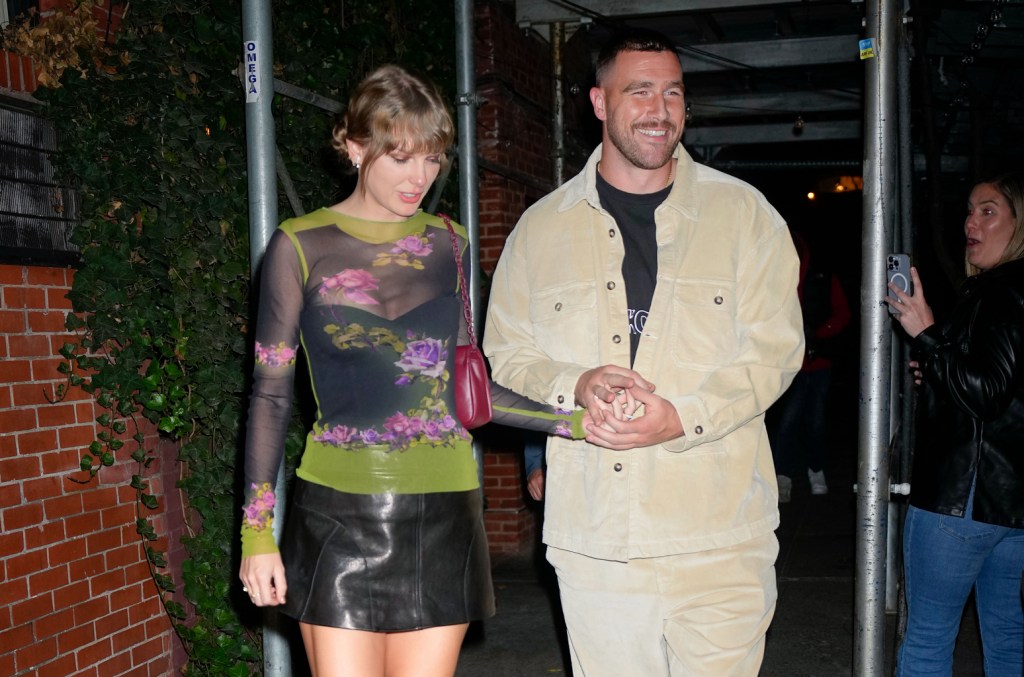 taylor-swift-&-travis-kelce-did-a-holiday-party-double-date-with-patrick-&-brittany mahomes