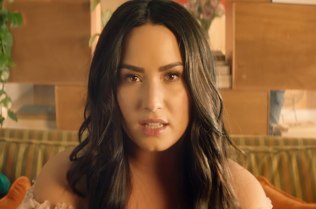 demi-lovato-&-clean-bandit’s-‘solo’-joins-youtube’s-billion-views club