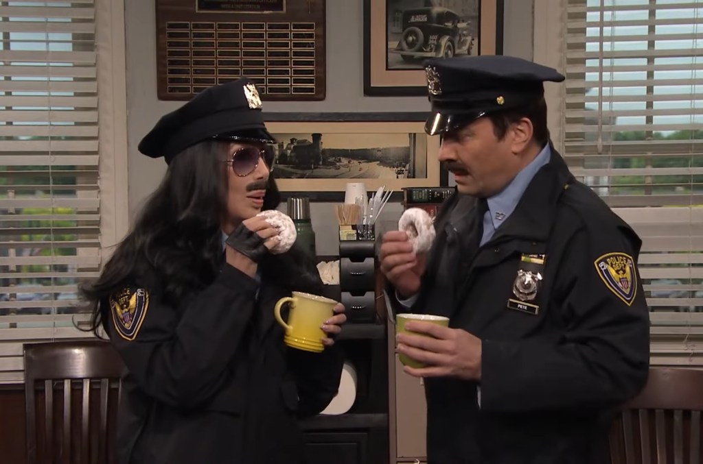 watch-cher-spit-donuts,-oatmeal-&-more-at-jimmy-fallon-in-hilarious-‘tonight-show’ sketch