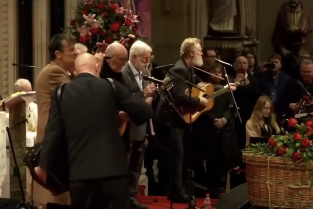 watch-the-reunited-pogues-perform-at-shane-macgowan’s-funeral