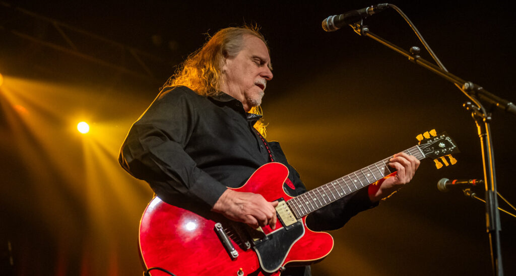 warren-haynes-christmas-jam-presents-collaborative-evening-in-asheville