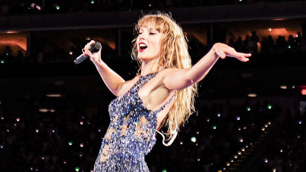 it’s-official:-taylor-swift-becomes-first-artist-in-history-to-gross-$1-billion-from-a-single-concert-tour